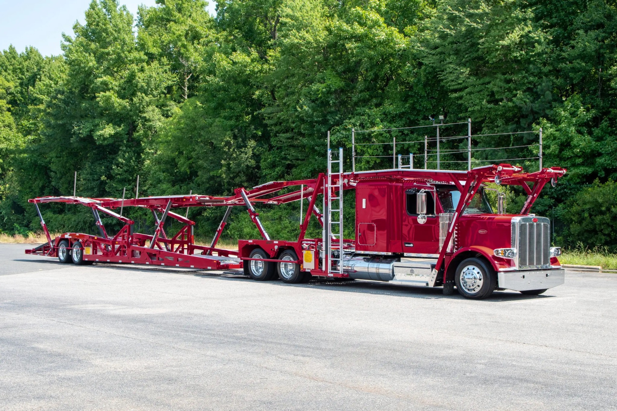 Scheduled and priority shipment transport